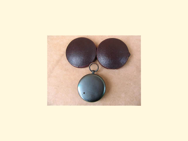 Dollond pocket barometer with outer case
